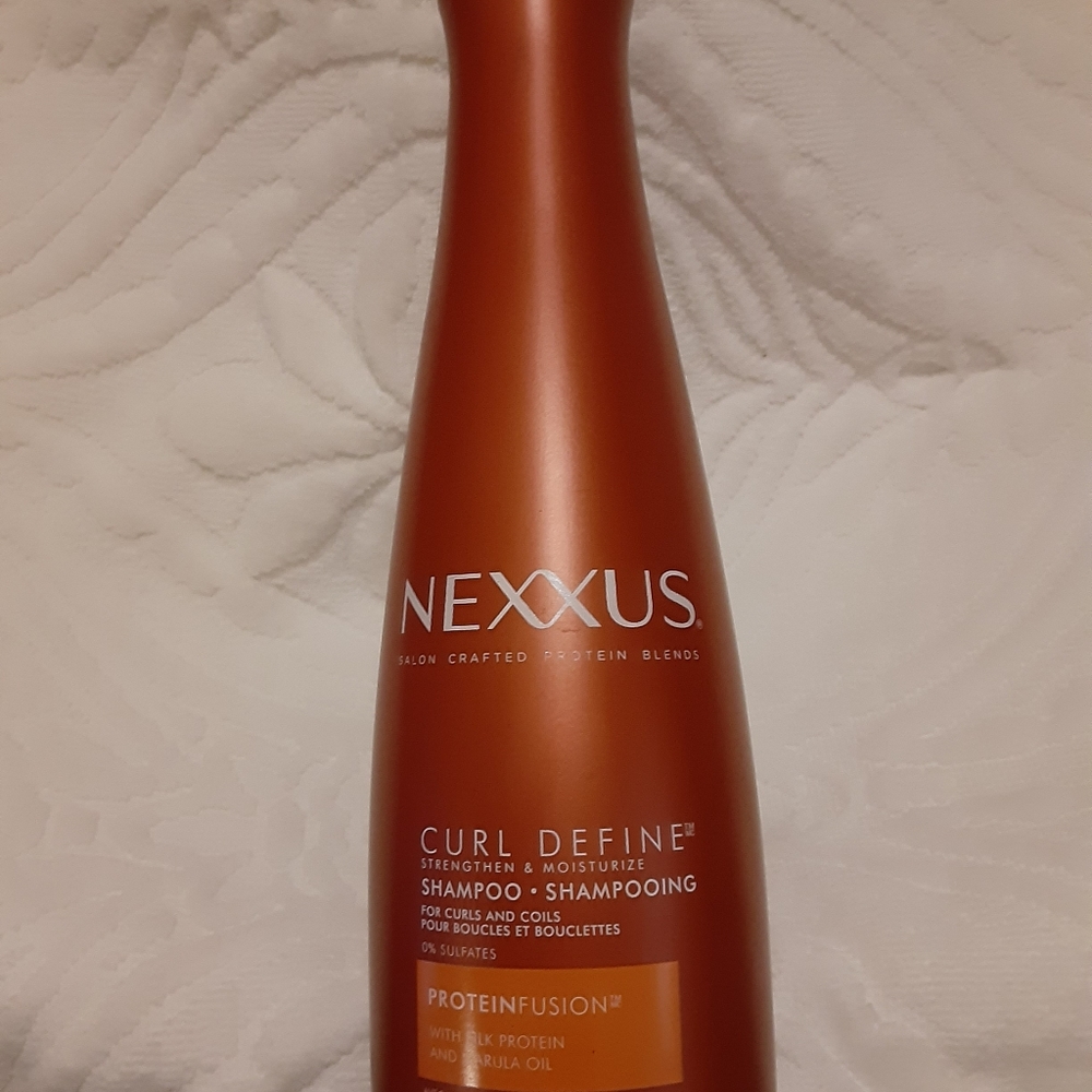 NEXXUS CURL DEFINE STRENGTH & MOISTURIZER SHAMPOO